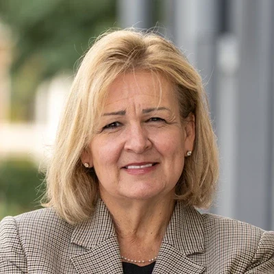 A headshot photo of Jan